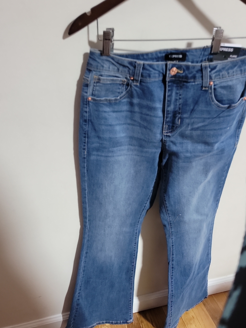 Express Women's Blue Mid Flare Jeans Size 4